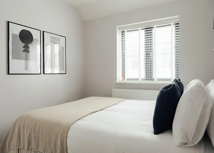 Inviting 2 Bedroom House In Dorking