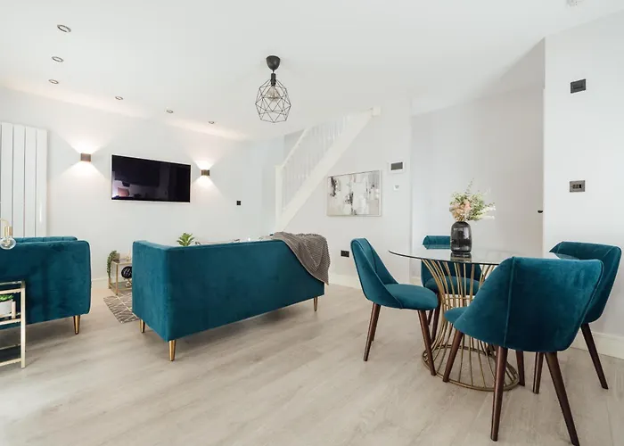 Inviting 2 Bedroom House In Dorking