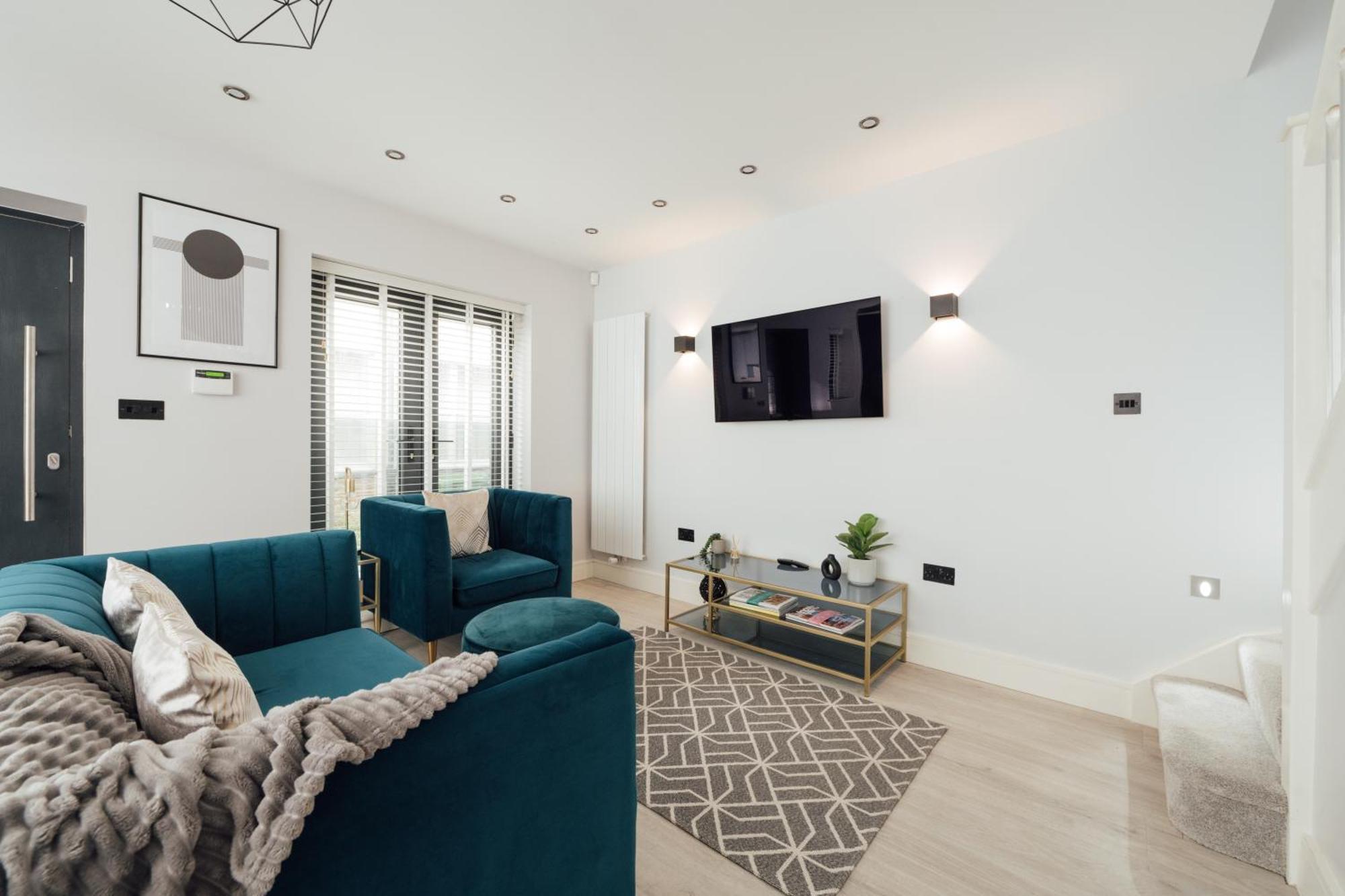 Apartment Inviting 2 Bedroom House In *